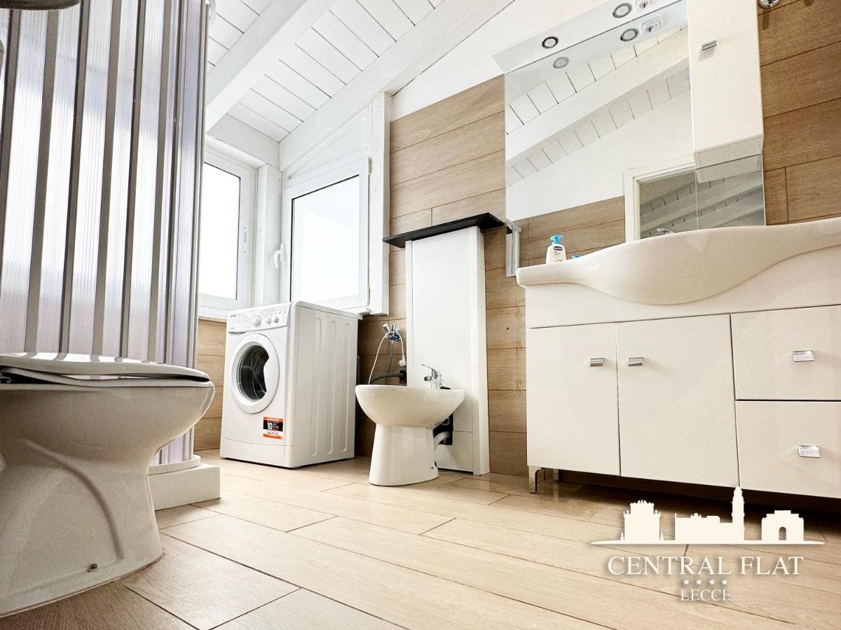 Lecce Central Flat - Attico Con Patio E Parcheggio Privato Daire Dış mekan fotoğraf